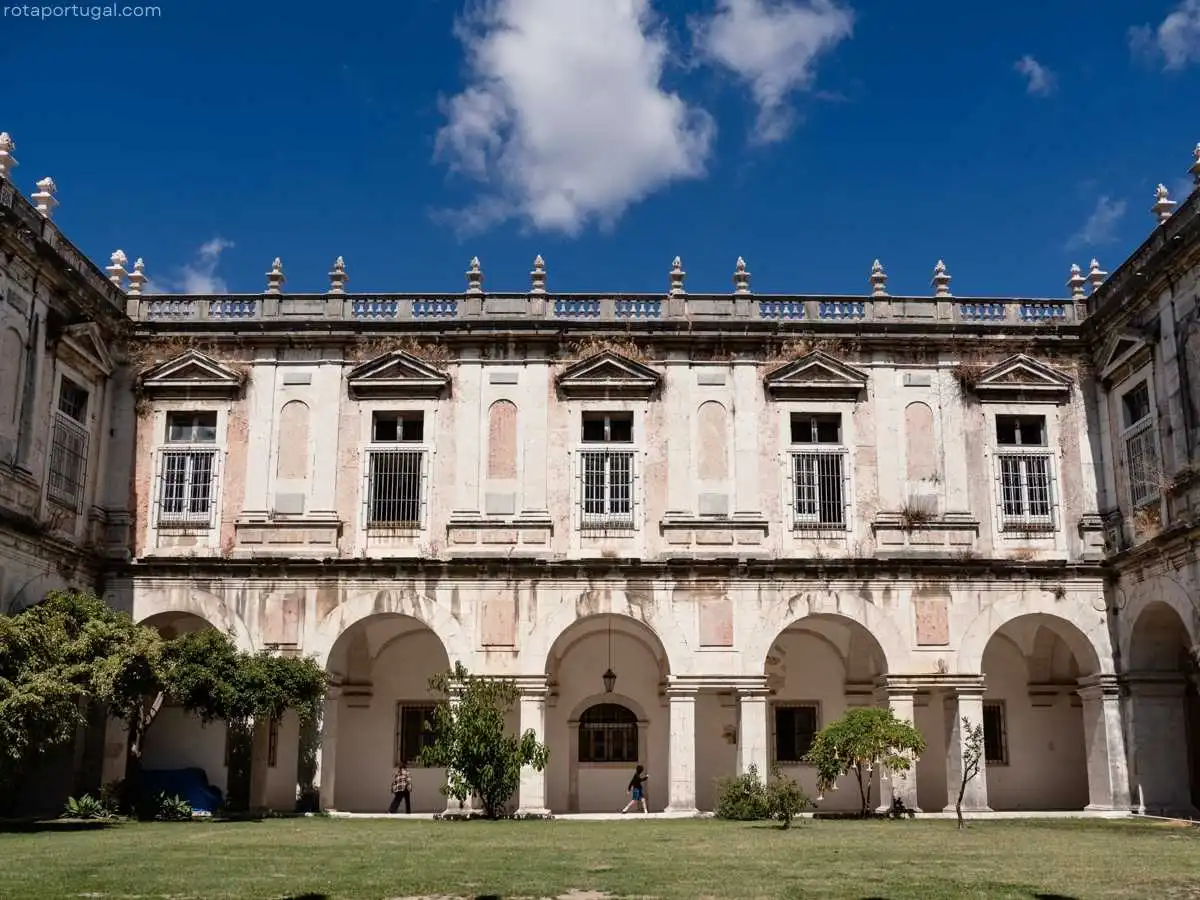Convento da Graca Cloister