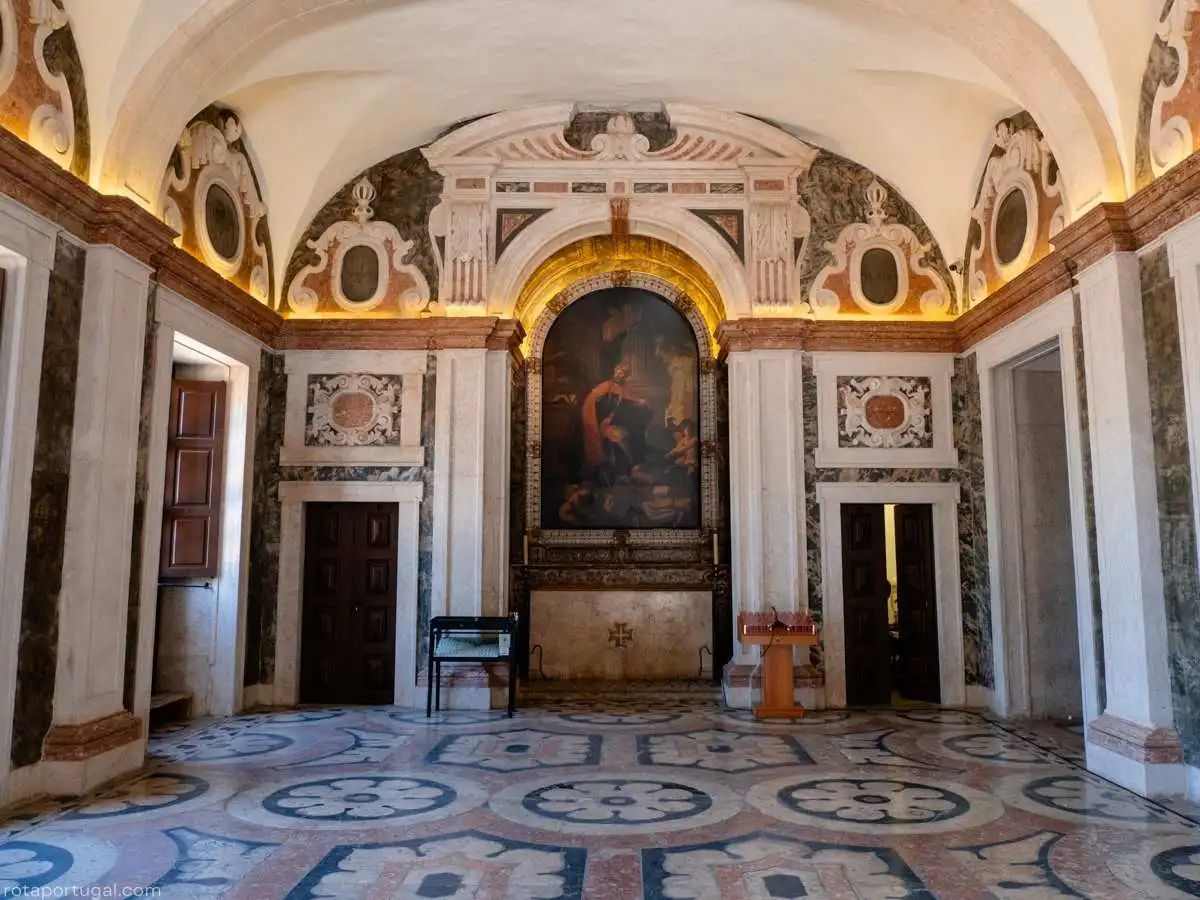 Igreja da Graca Gatehouse